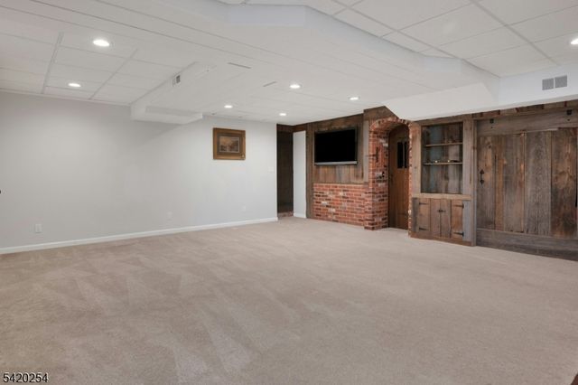 94 Brook Dr, Watchung Boro, NJ 07069