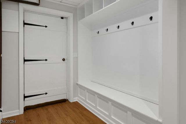 94 Brook Dr, Watchung Boro, NJ 07069