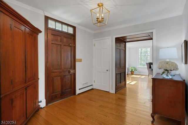 94 Brook Dr, Watchung Boro, NJ 07069