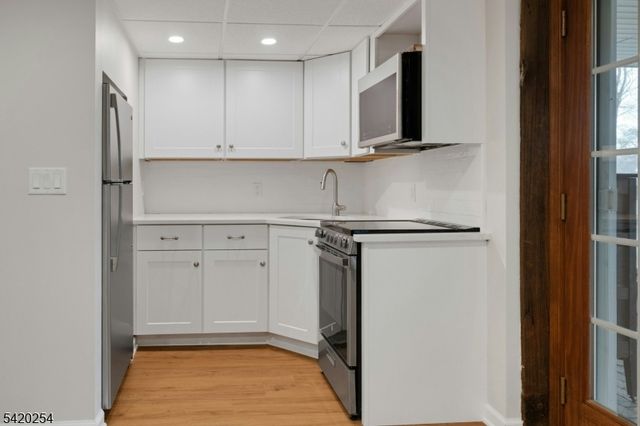 94 Brook Dr, Watchung Boro, NJ 07069