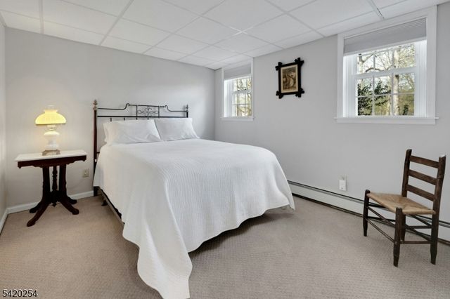 94 Brook Dr, Watchung Boro, NJ 07069