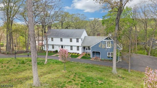 94 Brook Dr, Watchung Boro, NJ 07069