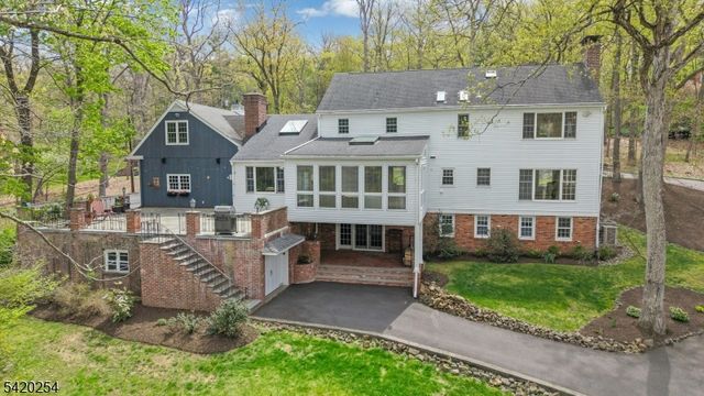 94 Brook Dr, Watchung Boro, NJ 07069