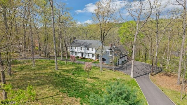 94 Brook Dr, Watchung Boro, NJ 07069