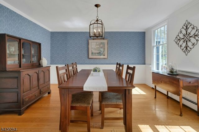 94 Brook Dr, Watchung Boro, NJ 07069