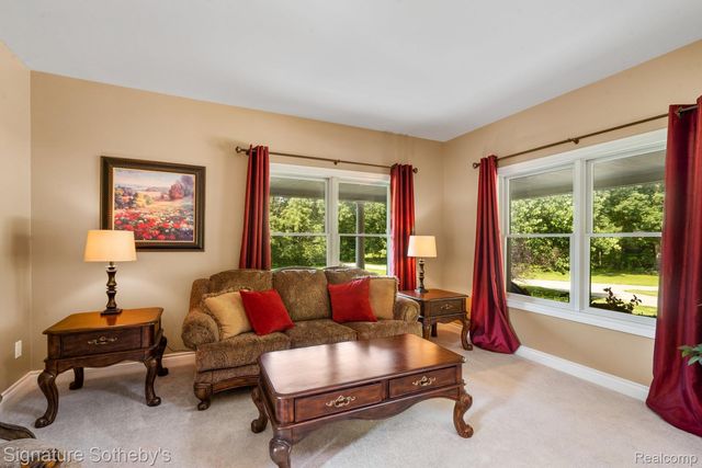 5557 Cobble Lane, Webster Township, MI 48130