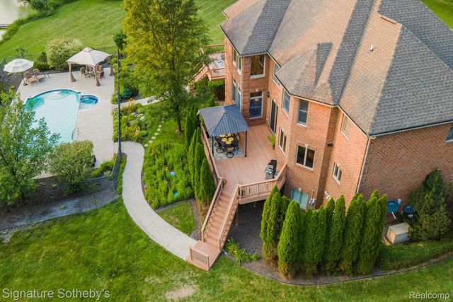 5557 Cobble Lane, Webster Township, MI 48130