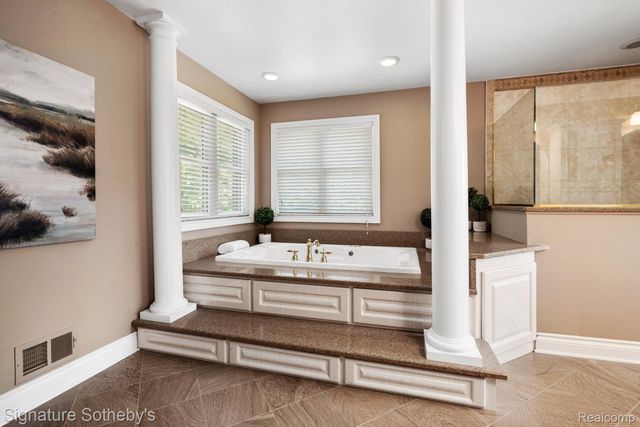 5557 Cobble Lane, Webster Township, MI 48130