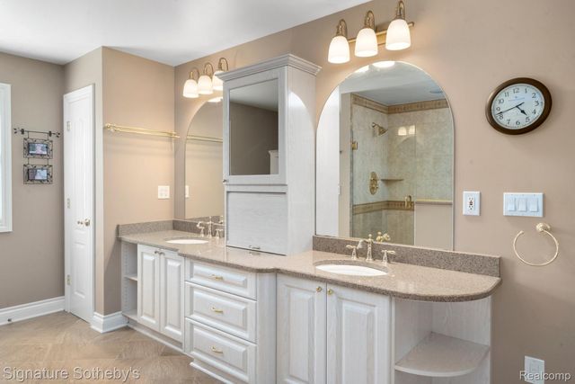 5557 Cobble Lane, Webster Township, MI 48130