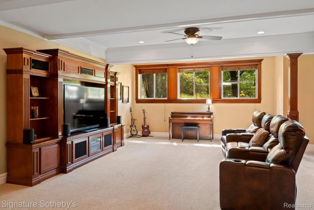 5557 Cobble Lane, Webster Township, MI 48130