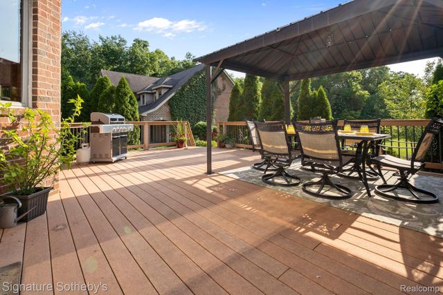 5557 Cobble Lane, Webster Township, MI 48130