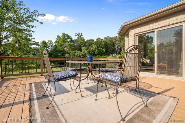 5557 Cobble Lane, Webster Township, MI 48130