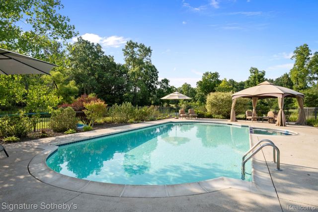 5557 Cobble Lane, Webster Township, MI 48130