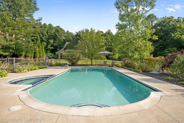 5557 Cobble Lane, Webster Township, MI 48130