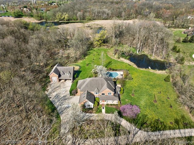 5557 Cobble Lane, Webster Township, MI 48130