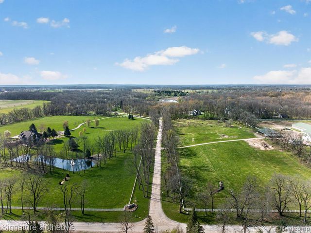 5557 Cobble Lane, Webster Township, MI 48130