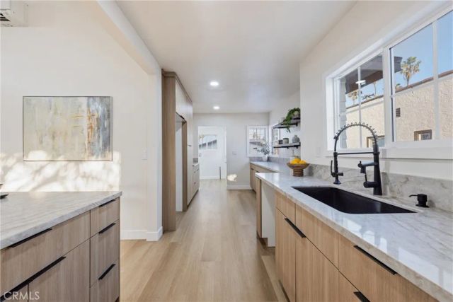 5612 S Rimpau, Los Angeles, CA 90043