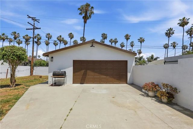 5612 S Rimpau, Los Angeles, CA 90043
