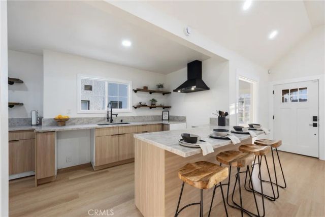 5612 S Rimpau, Los Angeles, CA 90043