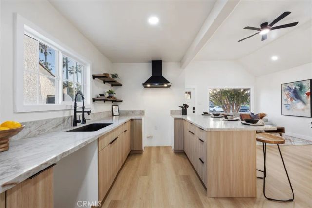 5612 S Rimpau, Los Angeles, CA 90043