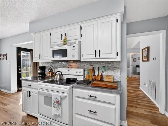 103 W Dora, Poteau, OK 74953