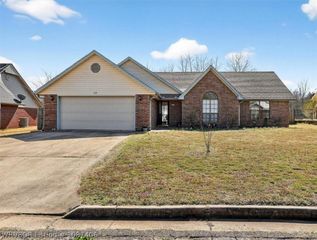 103 W Dora, Poteau, OK 74953