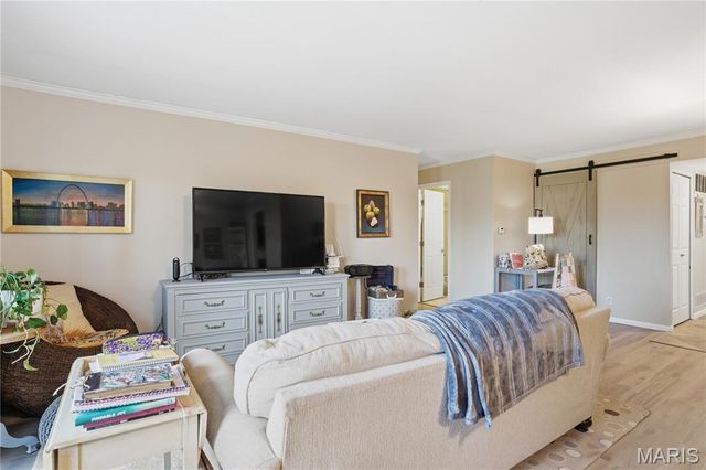 8631 Old Bonhomme Road 1E, St Louis, MO 63132