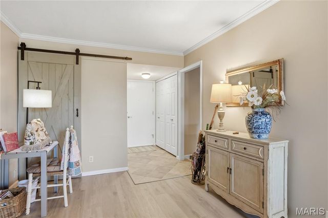 8631 Old Bonhomme Road 1E, St Louis, MO 63132