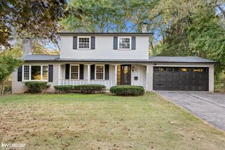 1086 E Silverbell Road, Orion Twp, MI 48360