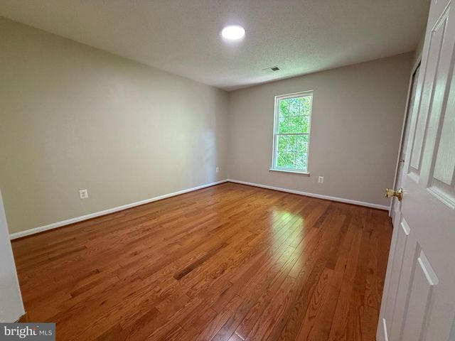 8340 SHELBURNE CT, White Plains, MD 20695