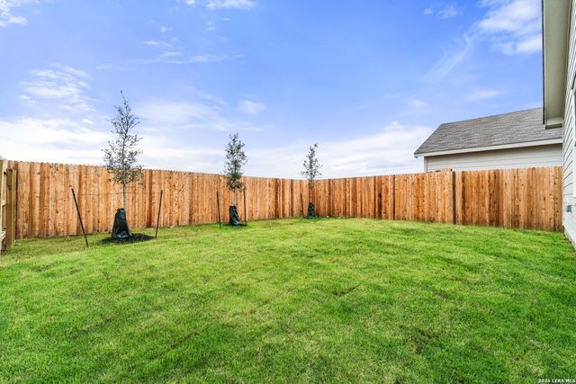 907 Stricker Path, San Antonio, TX 78221