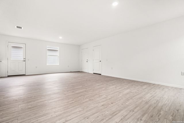 907 Stricker Path, San Antonio, TX 78221