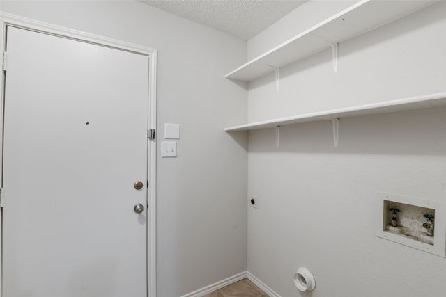 983 Downey Drive, Lewisville, TX 75067