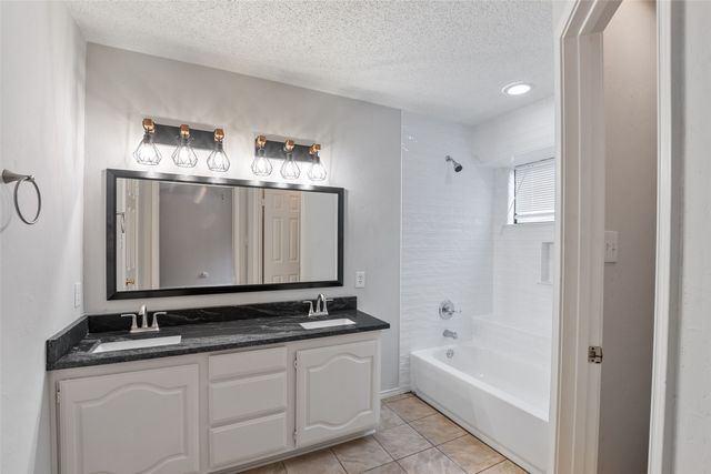 983 Downey Drive, Lewisville, TX 75067