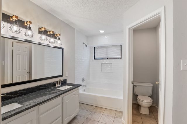 983 Downey Drive, Lewisville, TX 75067