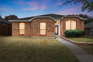 983 Downey Drive, Lewisville, TX 75067