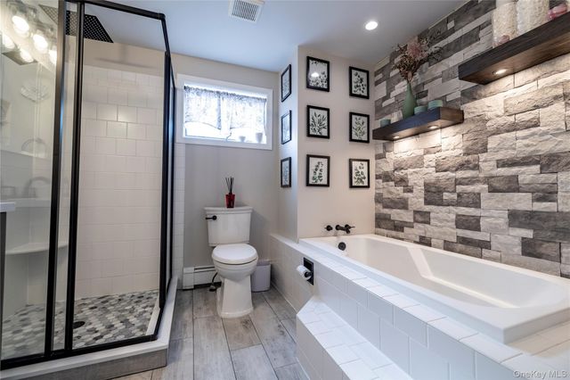 93 Kenneth Place, New Hyde Park, NY 11040