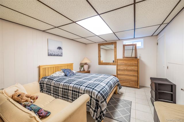 93 Kenneth Place, New Hyde Park, NY 11040