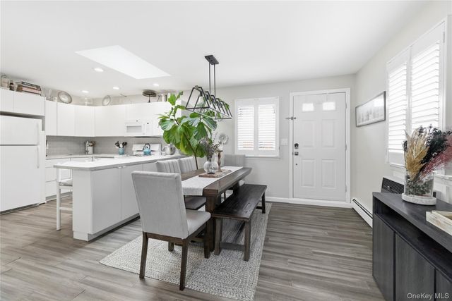 93 Kenneth Place, New Hyde Park, NY 11040