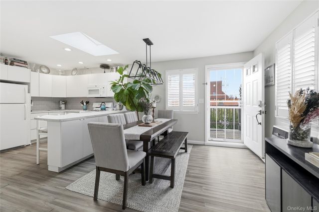 93 Kenneth Place, New Hyde Park, NY 11040