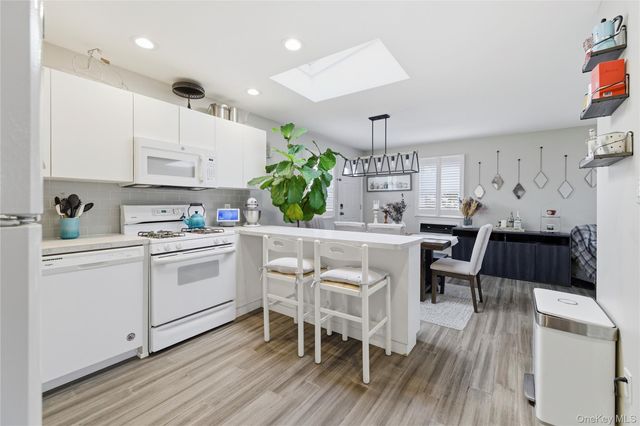 93 Kenneth Place, New Hyde Park, NY 11040