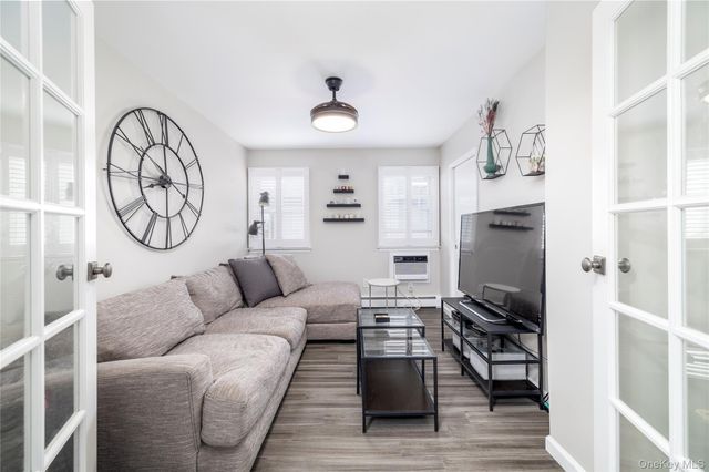 93 Kenneth Place, New Hyde Park, NY 11040