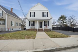 203 S Main St, Acushnet, MA 02743