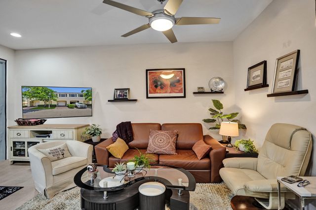 612 SW 3RD Avenue, Pompano Beach, FL 33060