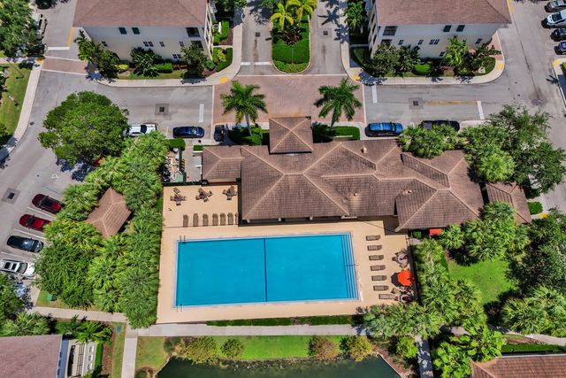 612 SW 3RD Avenue, Pompano Beach, FL 33060