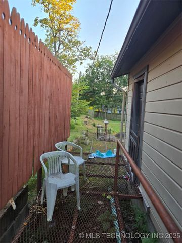 1304 E Delaware Avenue 1, Mcalester, OK 74501