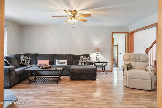 10 Hillside Avenue, Tuckerton, NJ 08087
