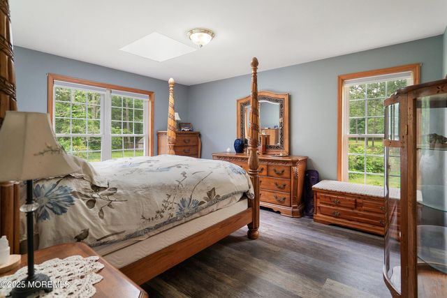 10 Hillside Avenue, Tuckerton, NJ 08087