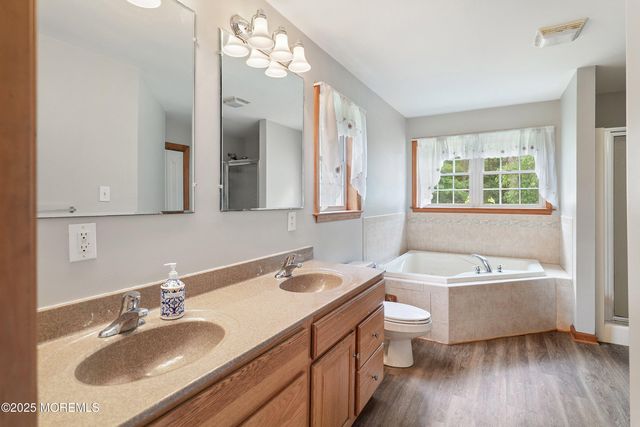 10 Hillside Avenue, Tuckerton, NJ 08087