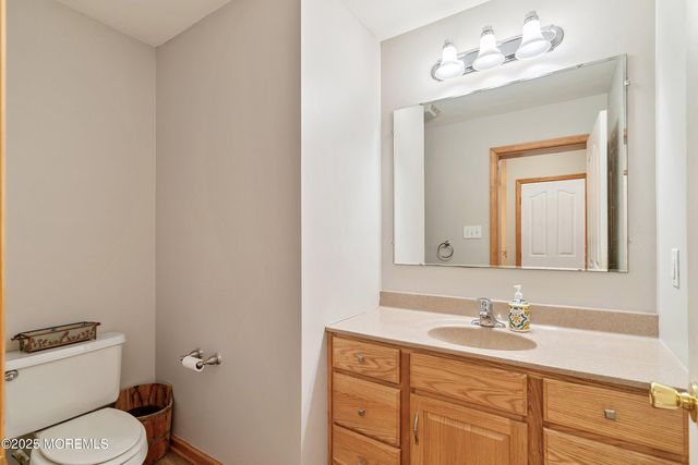 10 Hillside Avenue, Tuckerton, NJ 08087